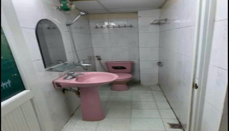 Cho thuê nhà nguyên căn Ngõ Văn Chương, 2 tầng x 31m2, 2 ngủ, 6 Triệu